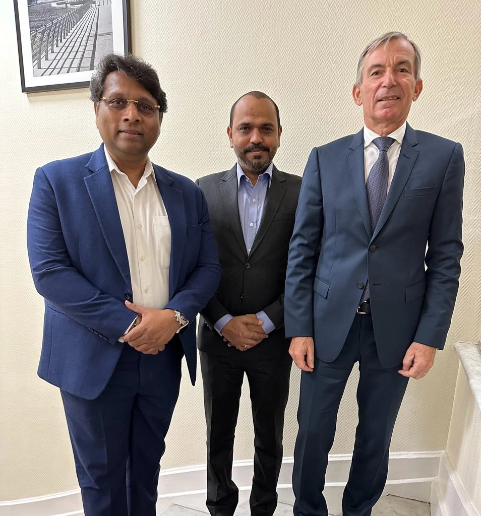 S.E. M. Didier GAMERDINGER avec M. Umesh Waghdhare et M. Dhananjay KabreERDINGER